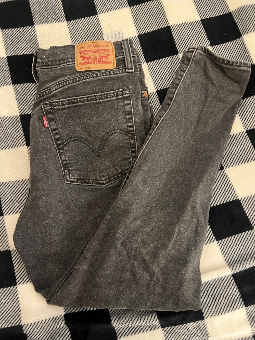 Levi's Women's Skinny Jeans in Washed Black